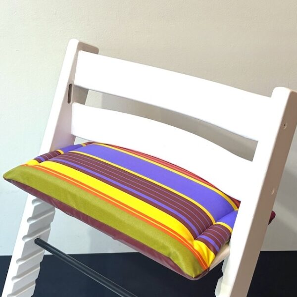 Gecoat zitkussen strepen multicolor purple voor stokke tripp trapp kinderstoel