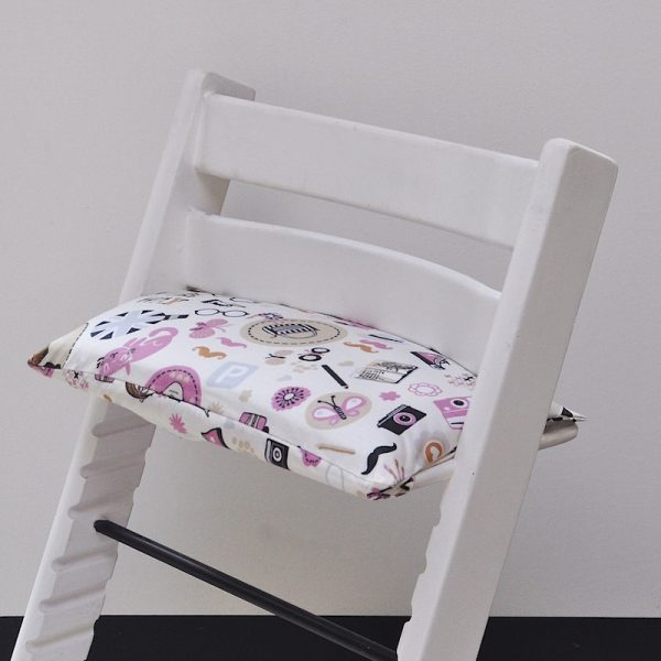 Gecoat zitkussen voor tripp trapp kinderstoel' holiday pink'