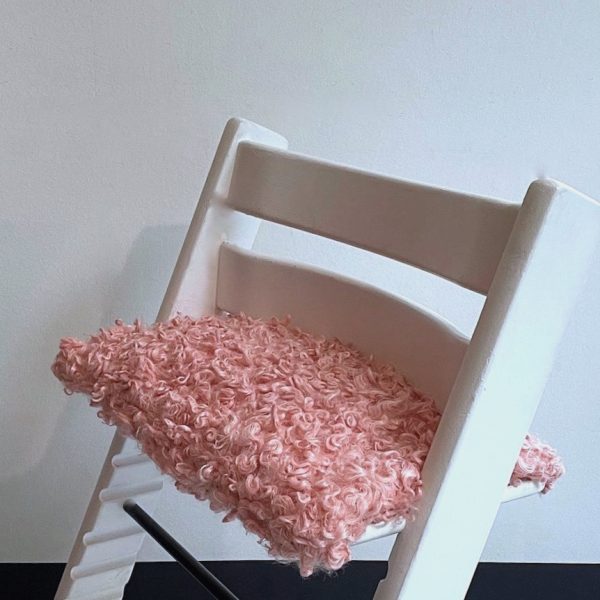 Curly teddy pink zitkussen voor de tripp trapp kinderstoel