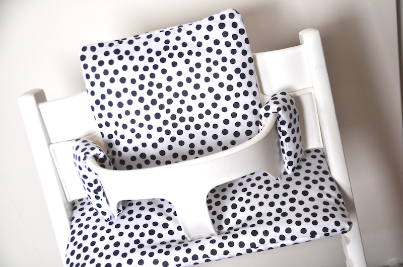 Dots zwart wit gecoate kussenset voor tripp trapp - Afbeelding 2